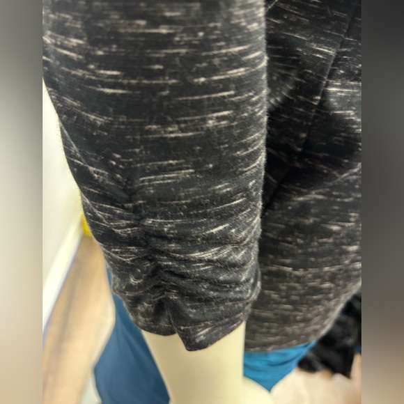 SOHO BLACK AND GRAY ONE BUTTON CLOSURE BLAZER RUCHED THREE QUARTERS SLEEVES S - Picture 4 of 7